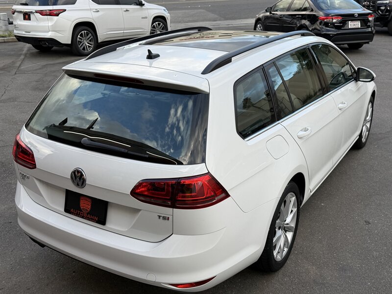 Used 2017 Volkswagen Golf SE FWD image 17