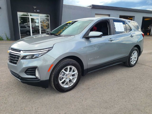 Used 2024 Chevrolet Equinox LT AWD/4WD image 2