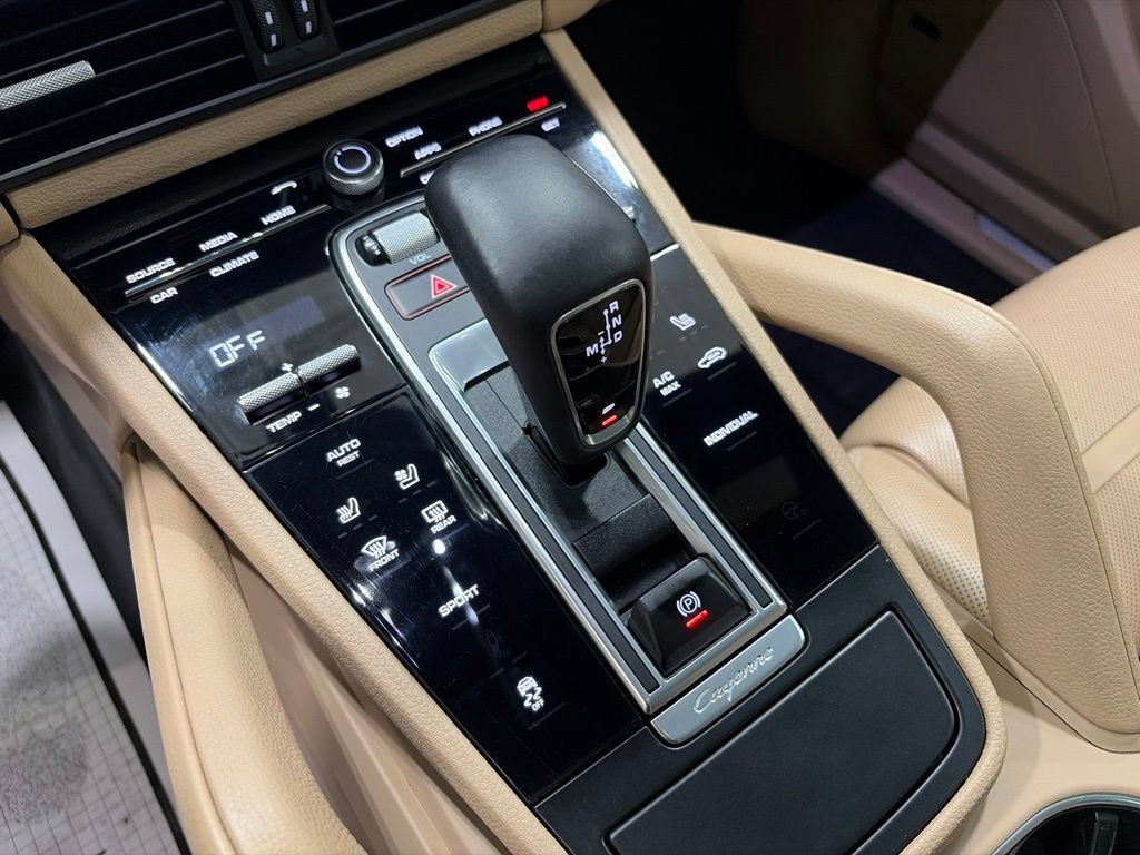 Used 2020 Porsche Cayenne AWD/4WD image 18