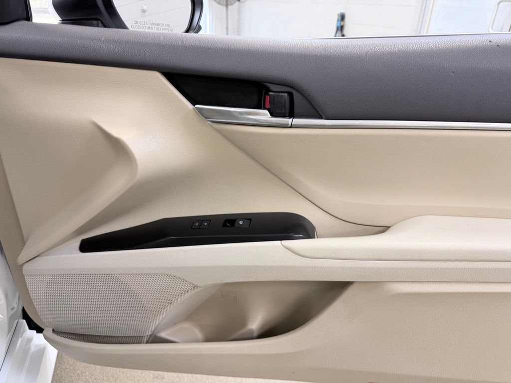 Used 2020 Toyota Camry LE FWD image 30