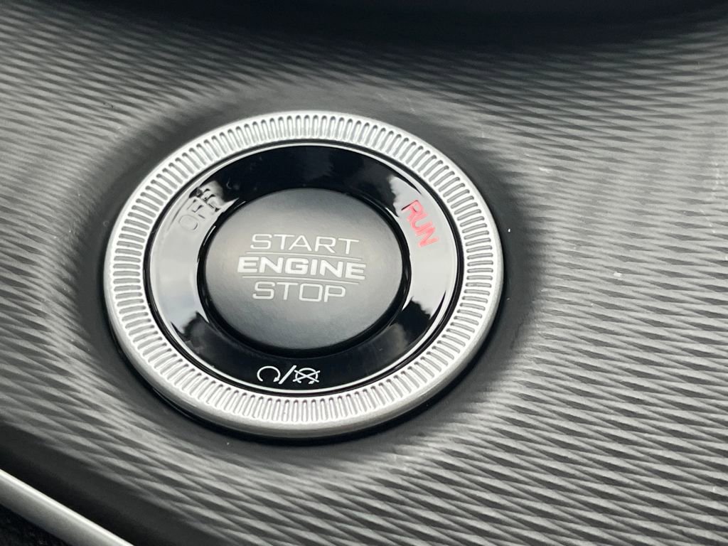 New 2025 Jeep Grand Cherokee Laredo X w/ Luxury Tech Group I image 9