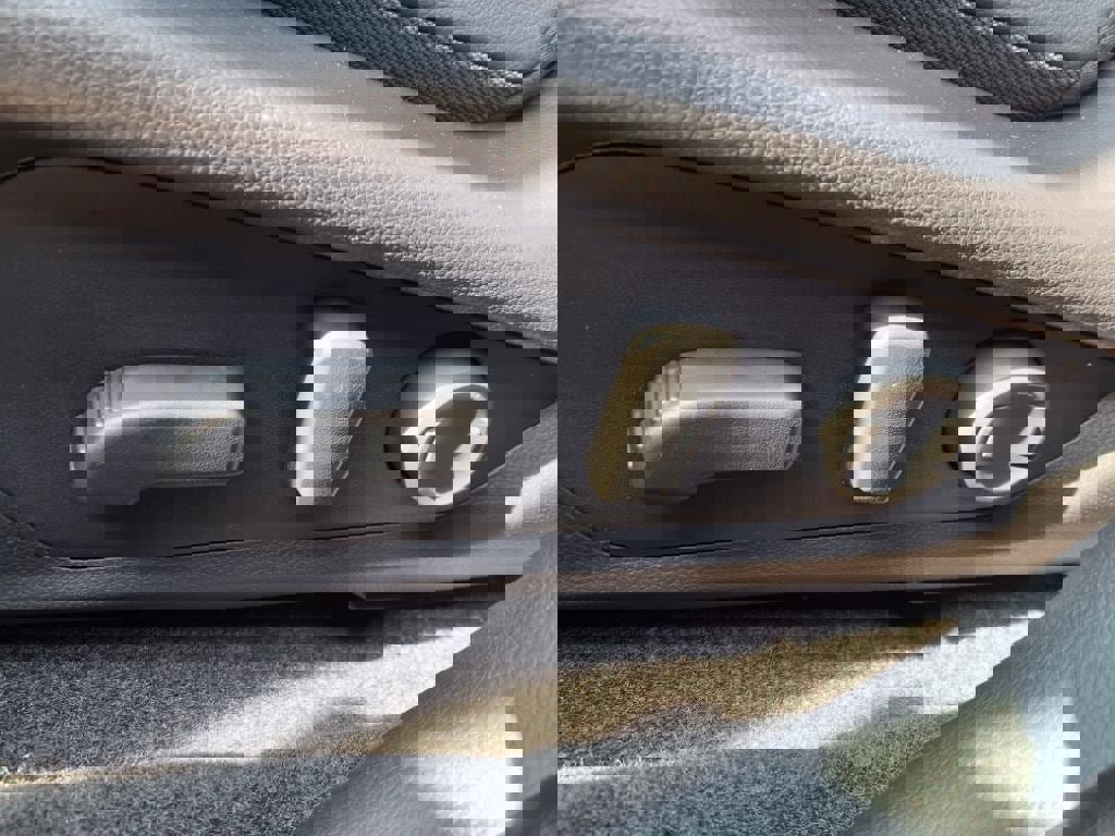 New 2025 Subaru Crosstrek 2.5i Limited w/ Crosstrek Mirror Package image 7