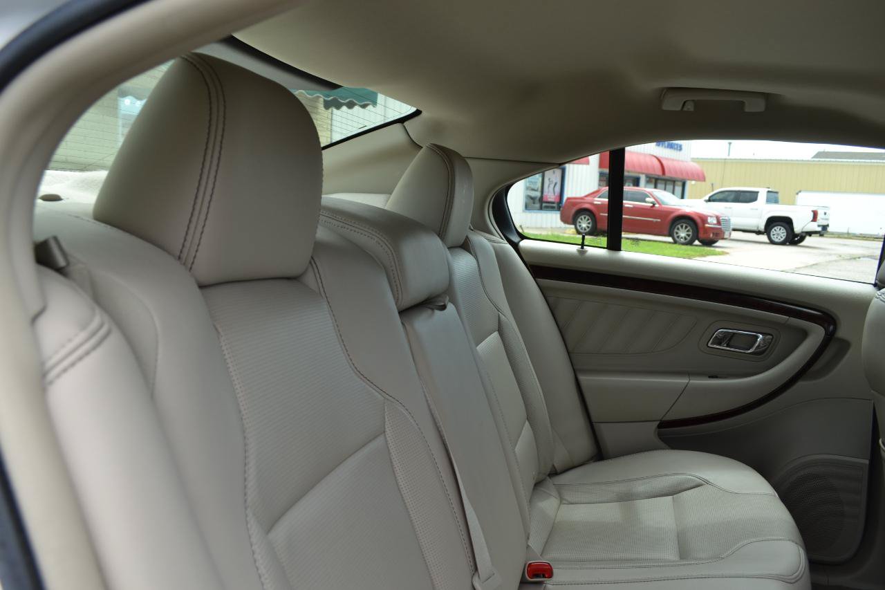 Used 2010 Ford Taurus Limited AWD/4WD image 42