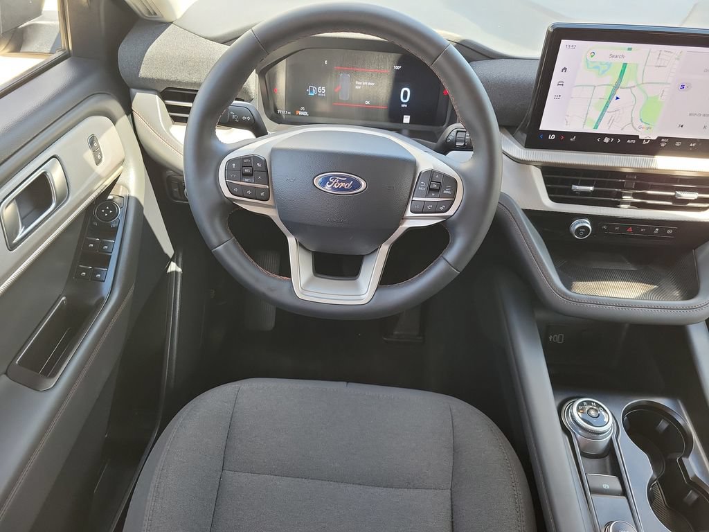 Used 2026 Ford Explorer Active AWD/4WD image 19