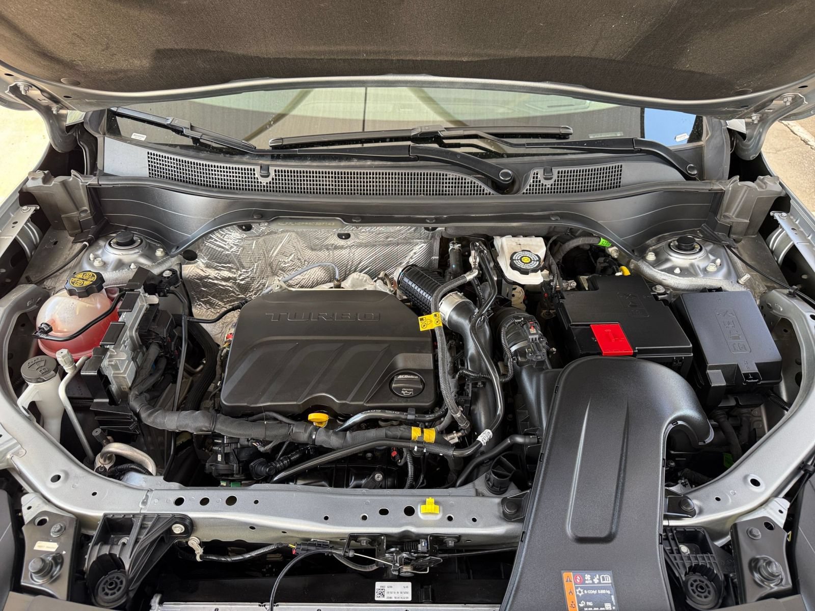 Used 2025 Chevrolet Trax LT FWD image 32