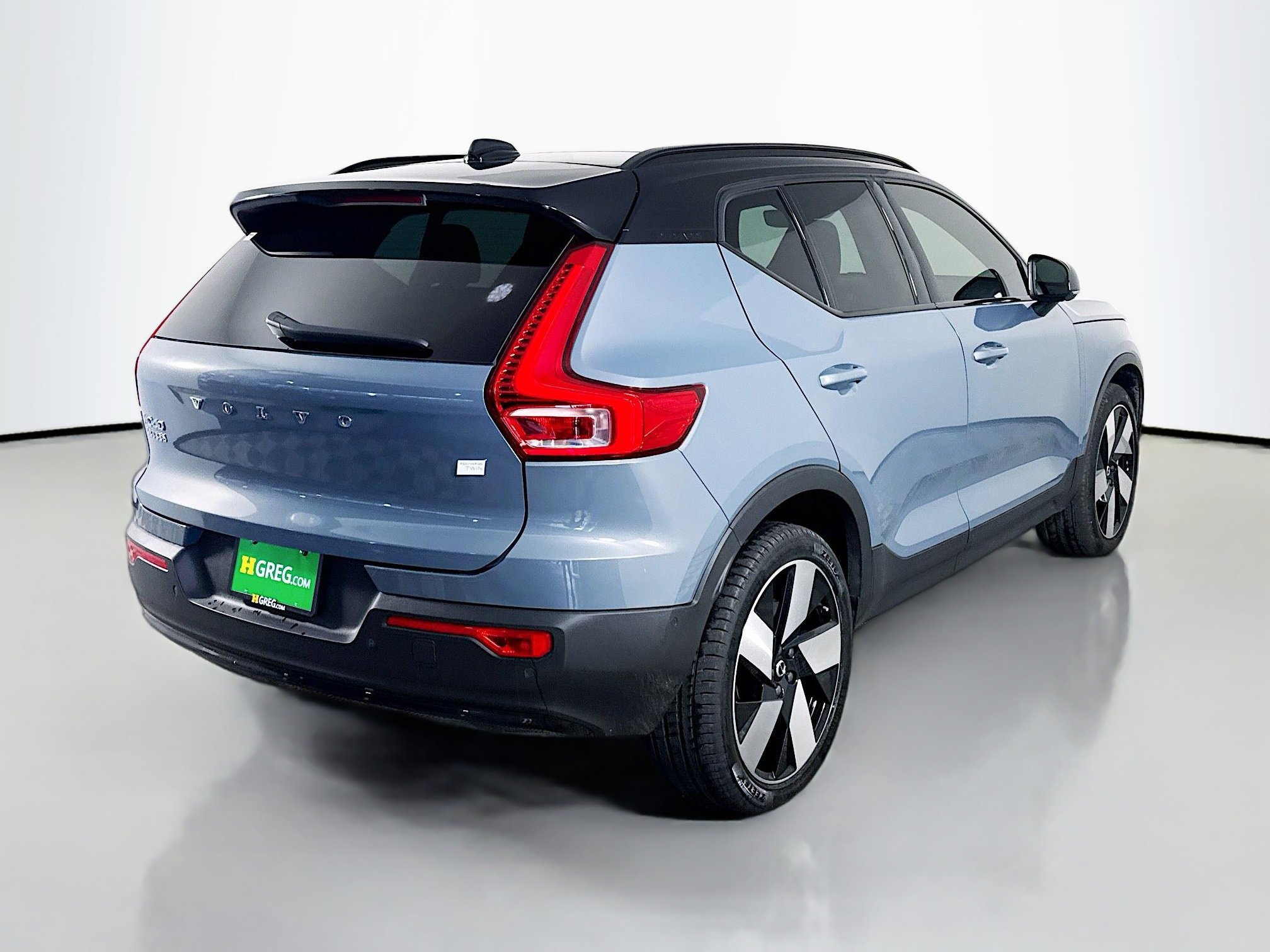 Used 2023 Volvo XC40 Recharge Ultimate w/ Protection Package Premier image 10