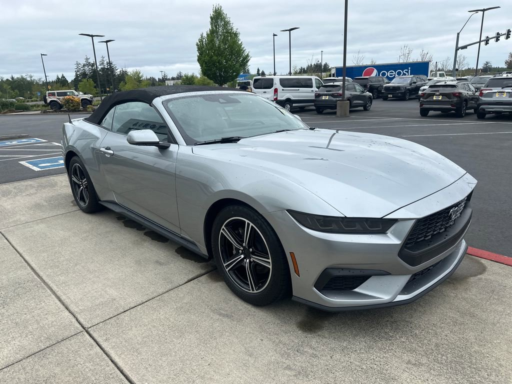 Used 2025 Ford Mustang Premium RWD image 6