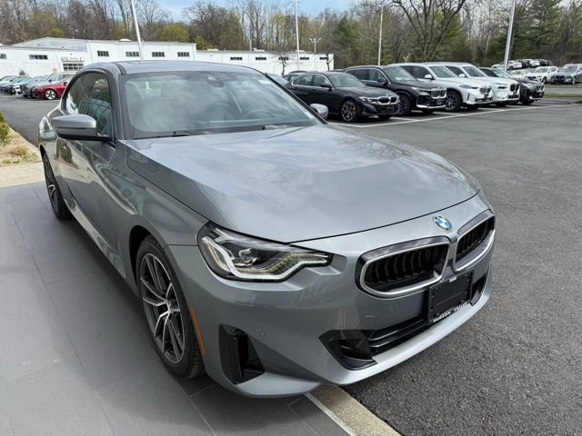 Used 2025 BMW 230i xDrive Coupe w/ Premium Package image 5
