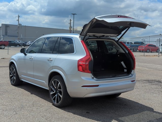 Used 2022 Volvo XC90 T6 Momentum w/ Advanced Package image 10
