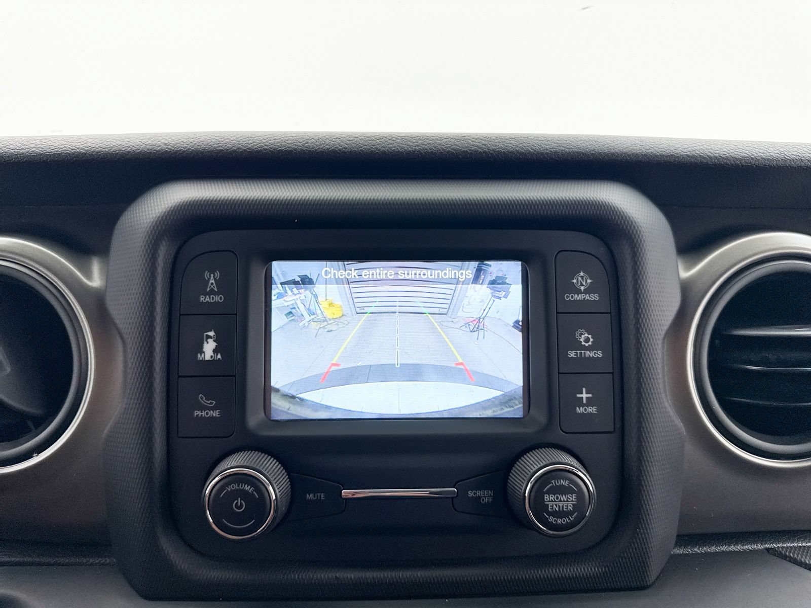 Used 2018 Jeep Wrangler Unlimited Sport AWD/4WD image 9