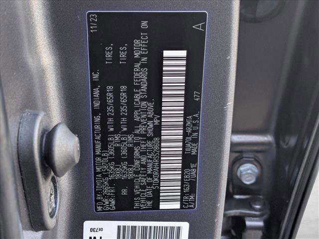 Used 2024 Toyota Highlander XLE image 29