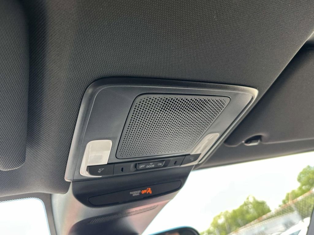 Certified 2025 Honda HR-V Sport image 29