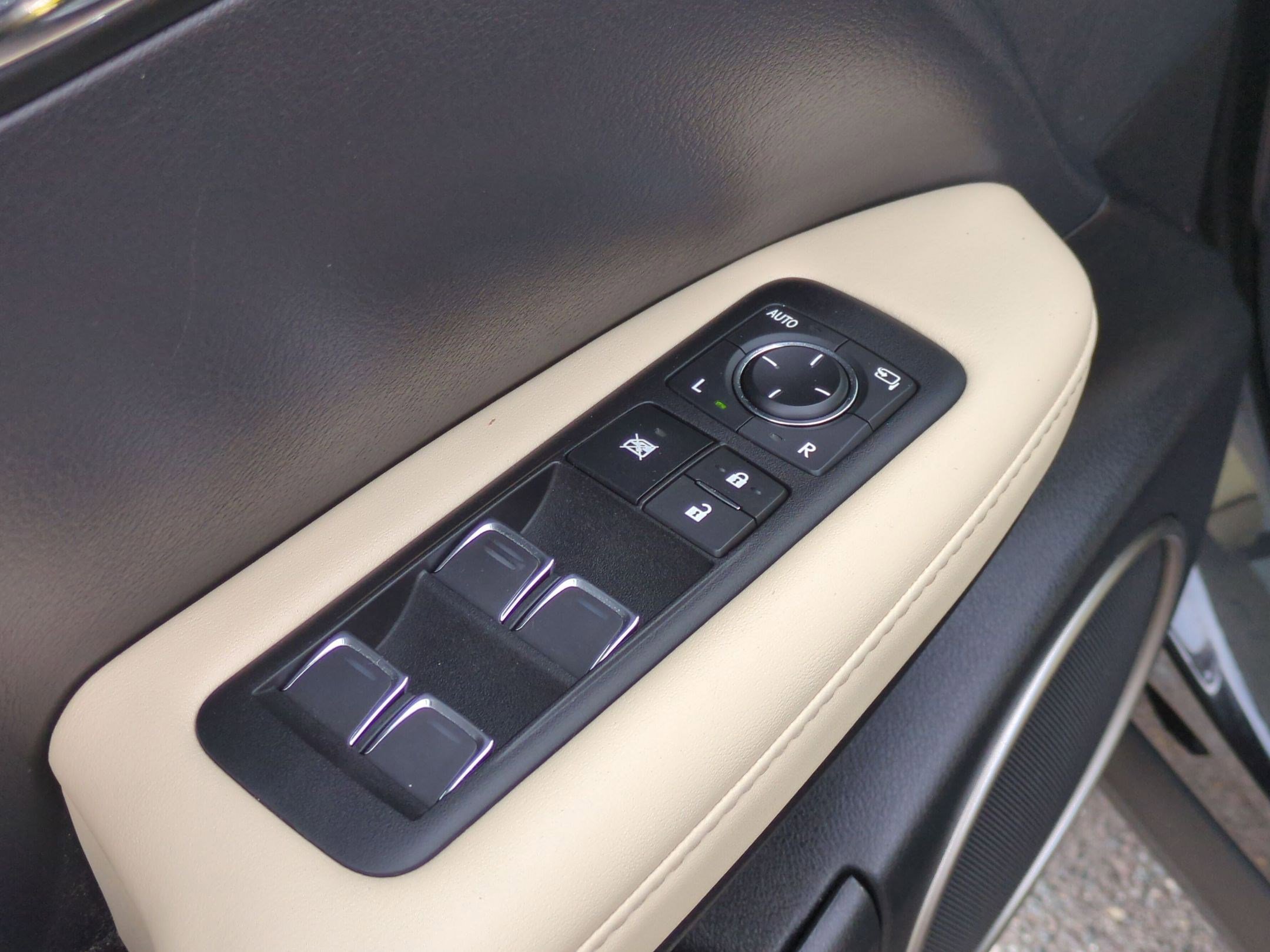 Used 2022 Lexus RX 450h AWD w/ Premium Package image 13