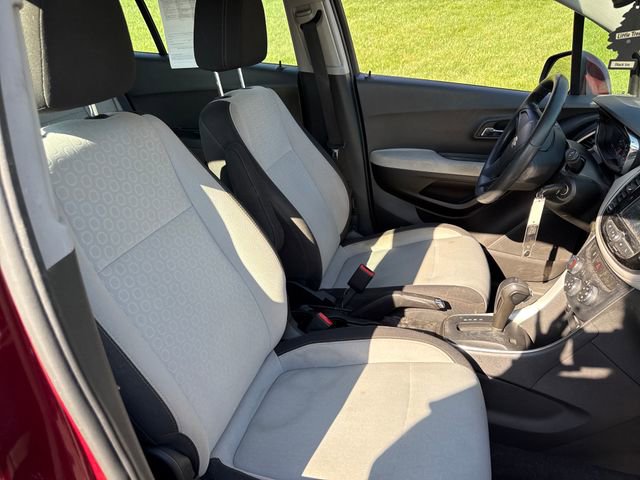 Used 2017 Chevrolet Trax LS image 14