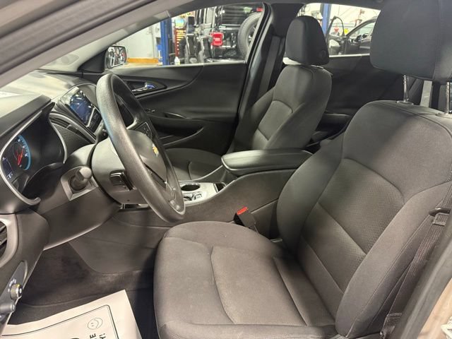 Used 2025 Chevrolet Malibu LT FWD image 13