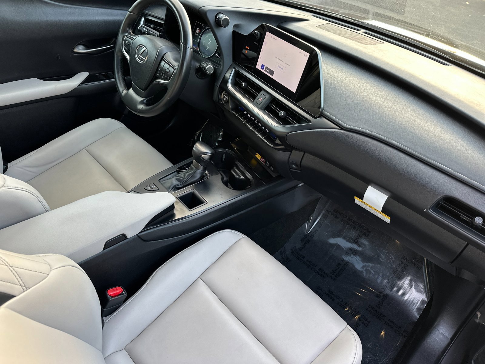 Used 2023 Lexus UX 250h FWD w/ Accessory Package (Z2) image 17