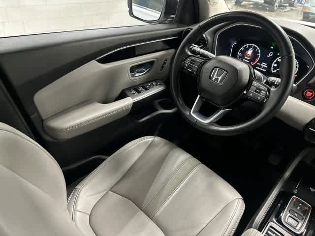 Certified 2025 Honda Pilot Touring image 12
