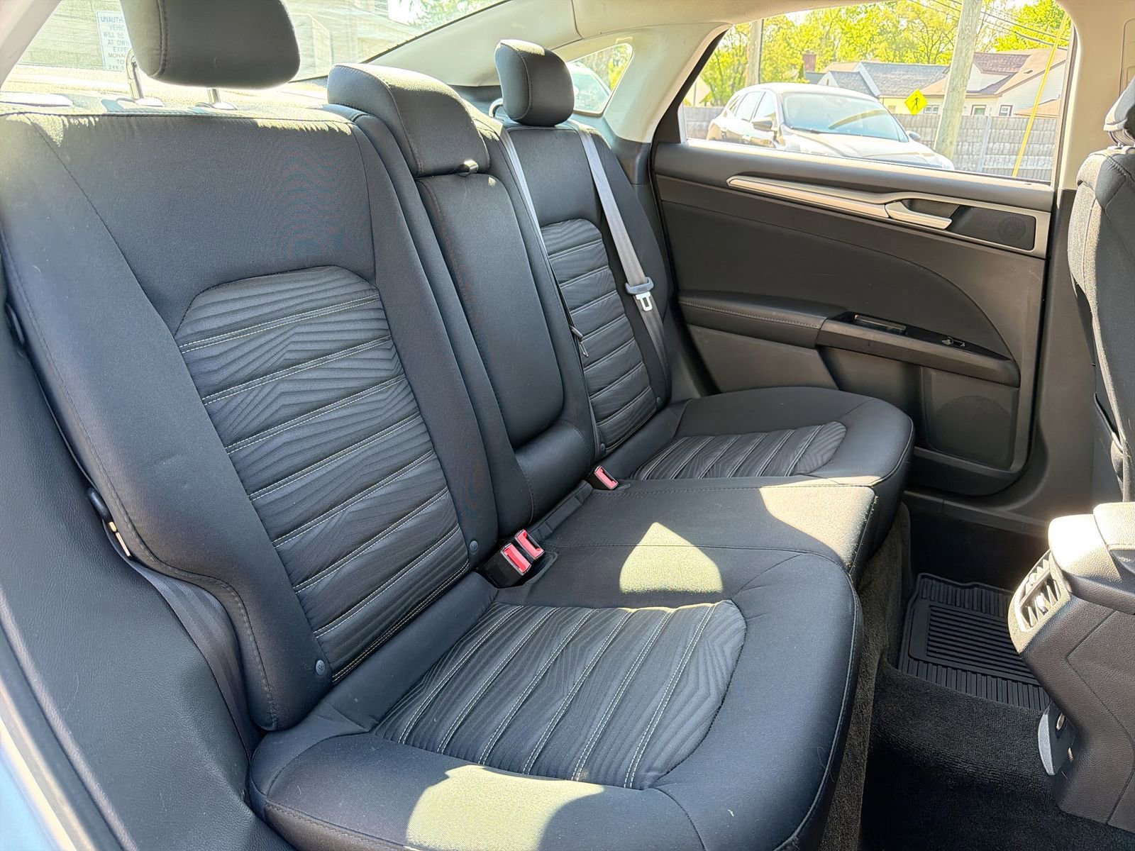 Used 2016 Ford Fusion SE FWD image 21