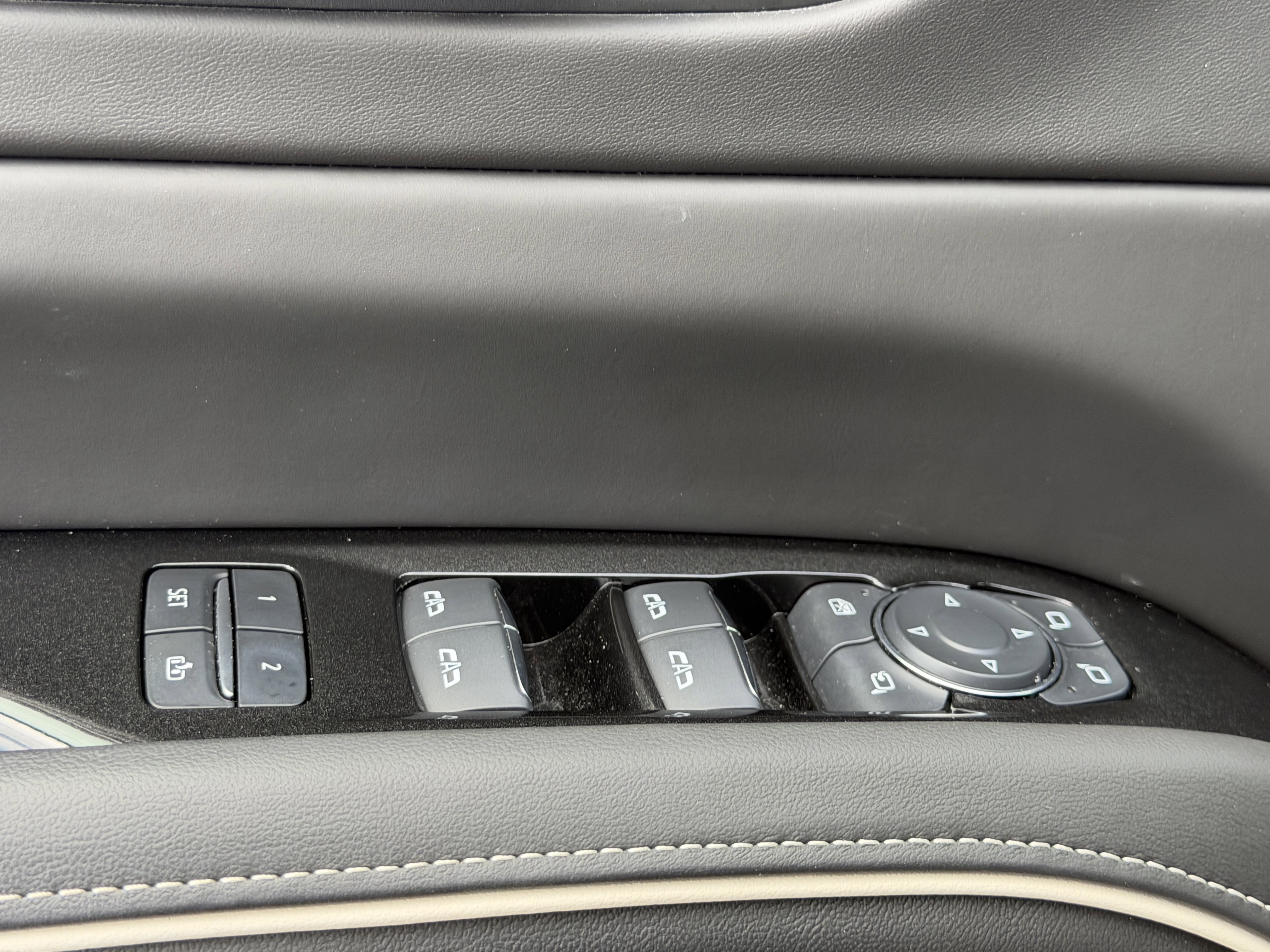 Certified 2024 Cadillac Escalade Sport Platinum w/ LPO, ONYX Package AWD/4WD image 19