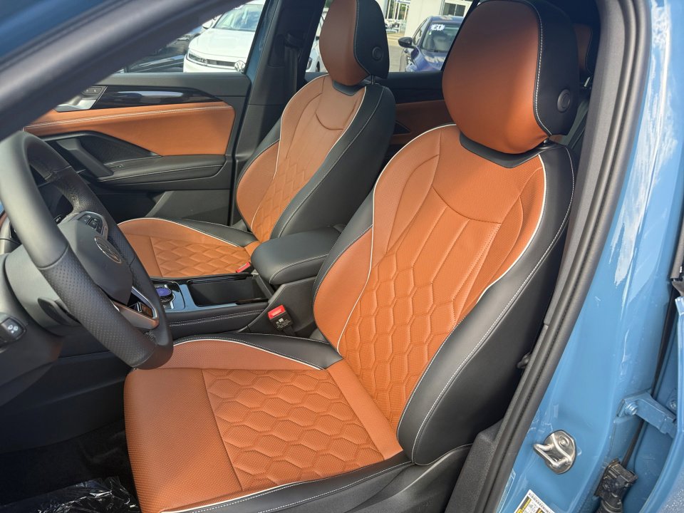 New 2026 Volkswagen Tiguan SEL R-Line AWD/4WD image 30