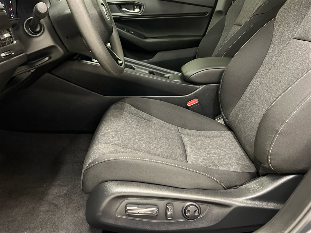 New 2025 Honda Accord SE image 18