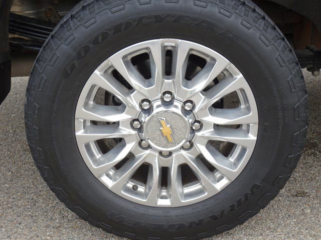 Used 2022 Chevrolet Silverado 2500 High Country w/ Z71 Off-Road Package image 31