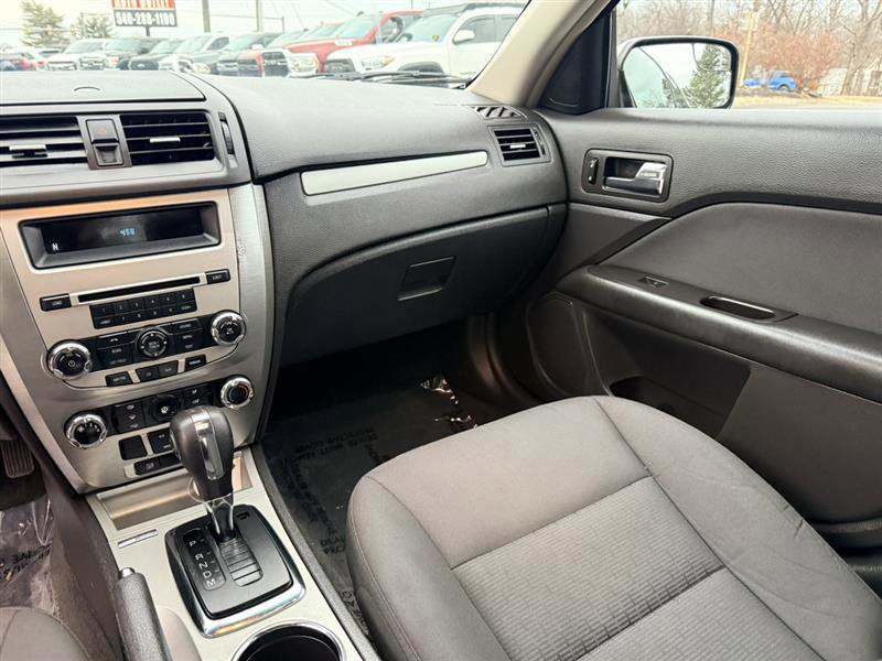 Used 2011 Ford Fusion SE w/ 202A Rapid Spec Order Code image 24