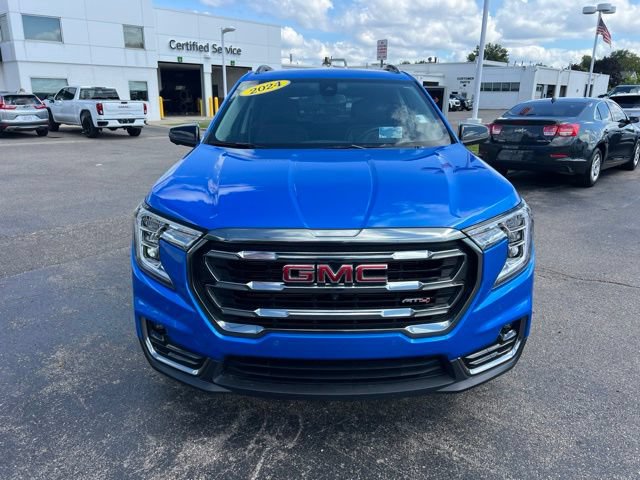 Used 2024 GMC Terrain AT4 w/ Infotainment Package II AWD/4WD image 2