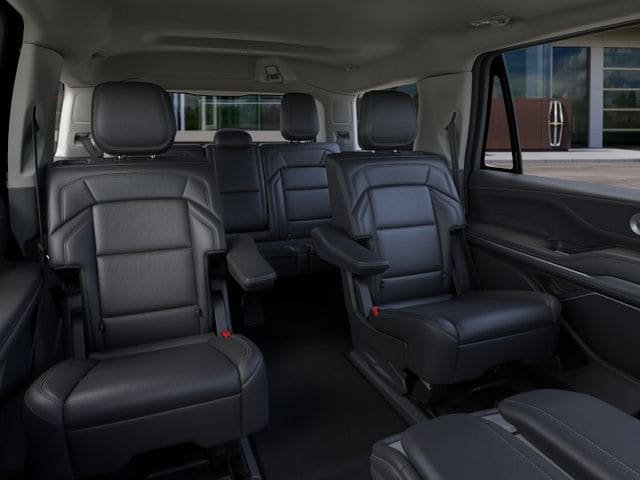 New 2026 Lincoln Navigator Premiere AWD/4WD image 11