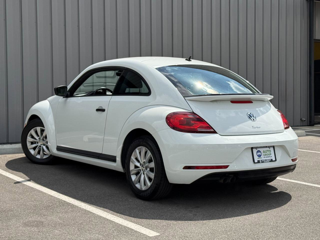 Used 2017 Volkswagen Beetle 1.8T S FWD image 7