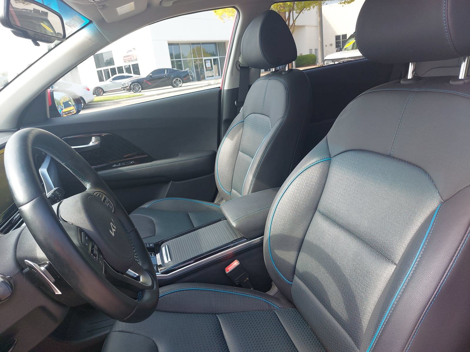 Used 2022 Kia Niro EX Premium w/ Cold Weather Package FWD image 14