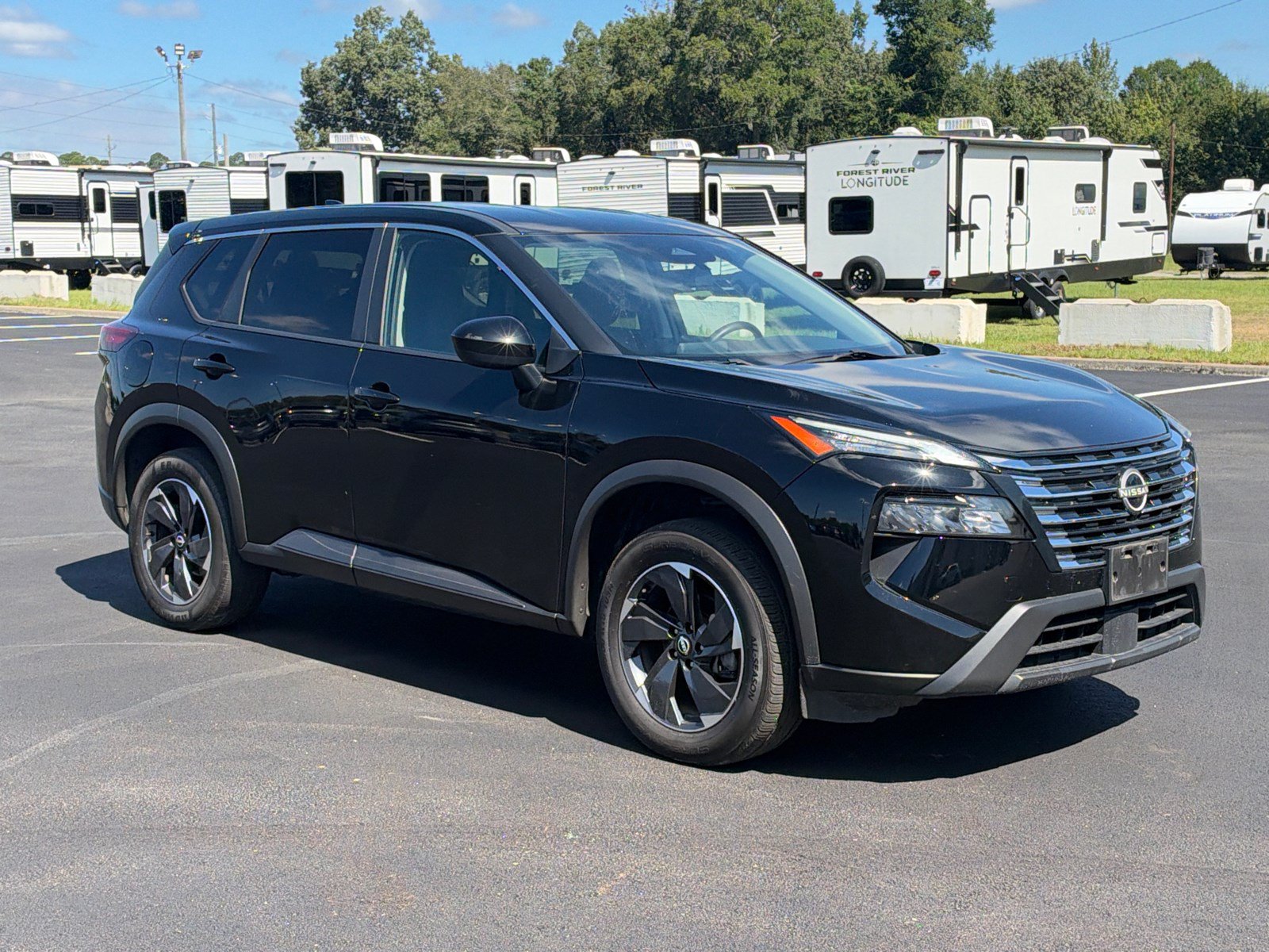 Used 2024 Nissan Rogue SV AWD/4WD image 3