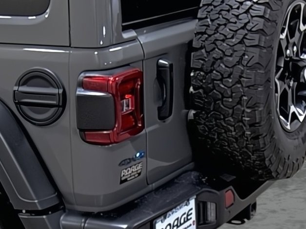 Used 2021 Jeep Wrangler Unlimited Rubicon 4xe w/ Cold Weather Group image 10