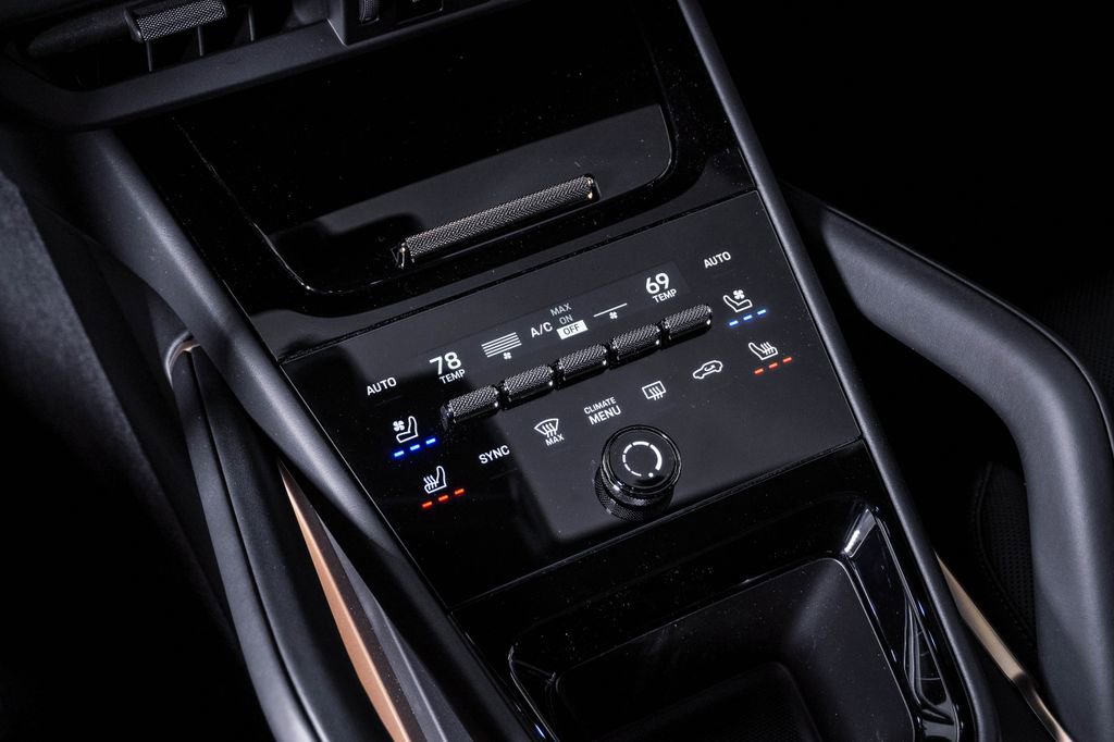 New 2026 Porsche Cayenne Turbo AWD/4WD image 24