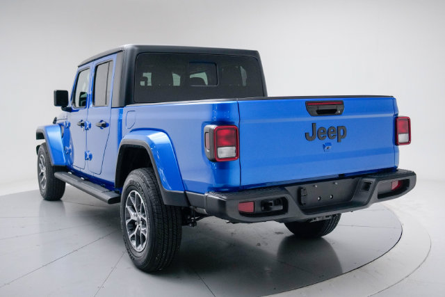 Used 2025 Jeep Gladiator Sport AWD/4WD image 23