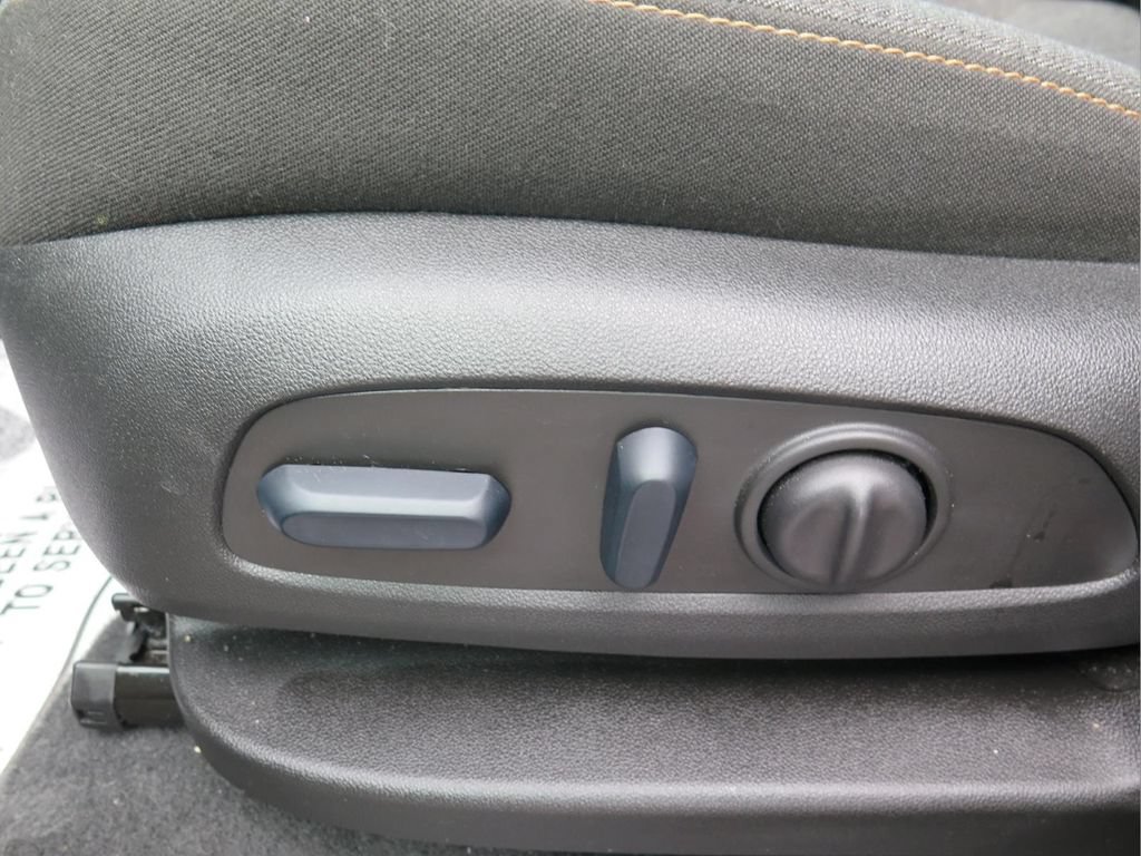 Certified 2024 Chevrolet Equinox LT FWD image 12