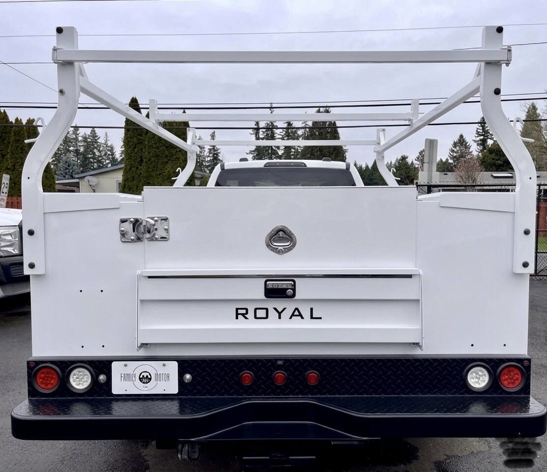 Used 2021 Ford F350 XLT image 3