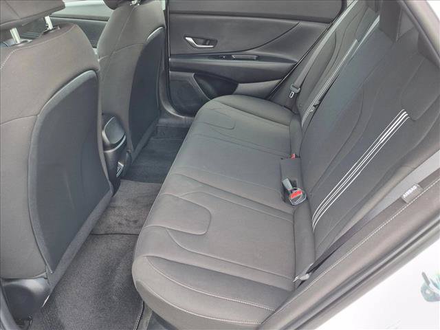 Certified 2025 Hyundai Elantra Hybrid FWD image 17