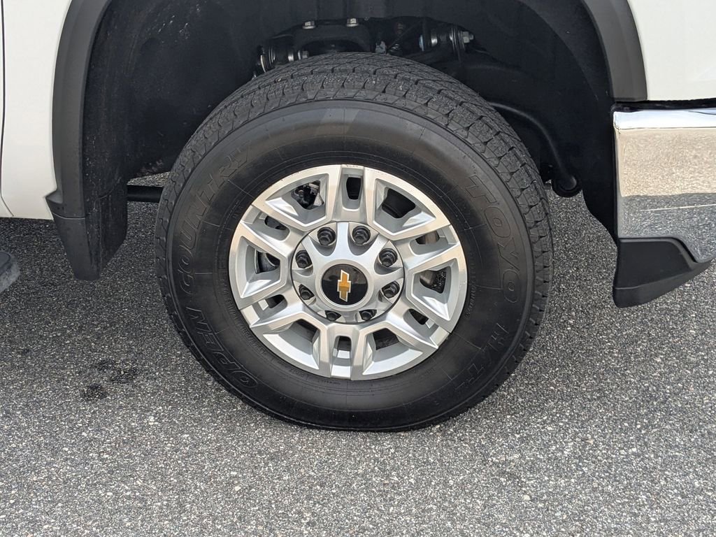 Used 2025 Chevrolet Silverado 2500 LT w/ Convenience Package image 10