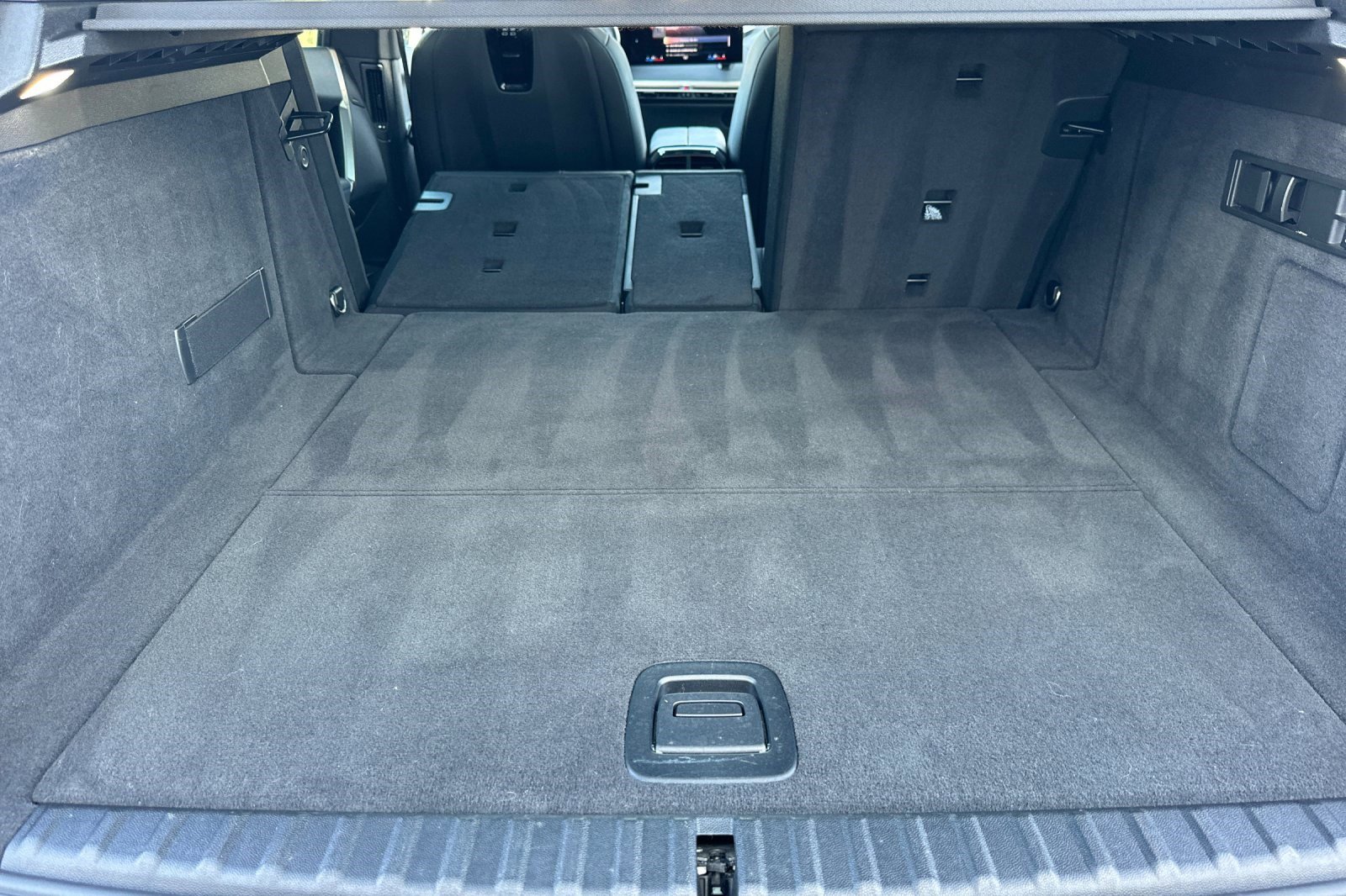 Certified 2023 BMW iX xDrive50 w/ Premium Package image 33