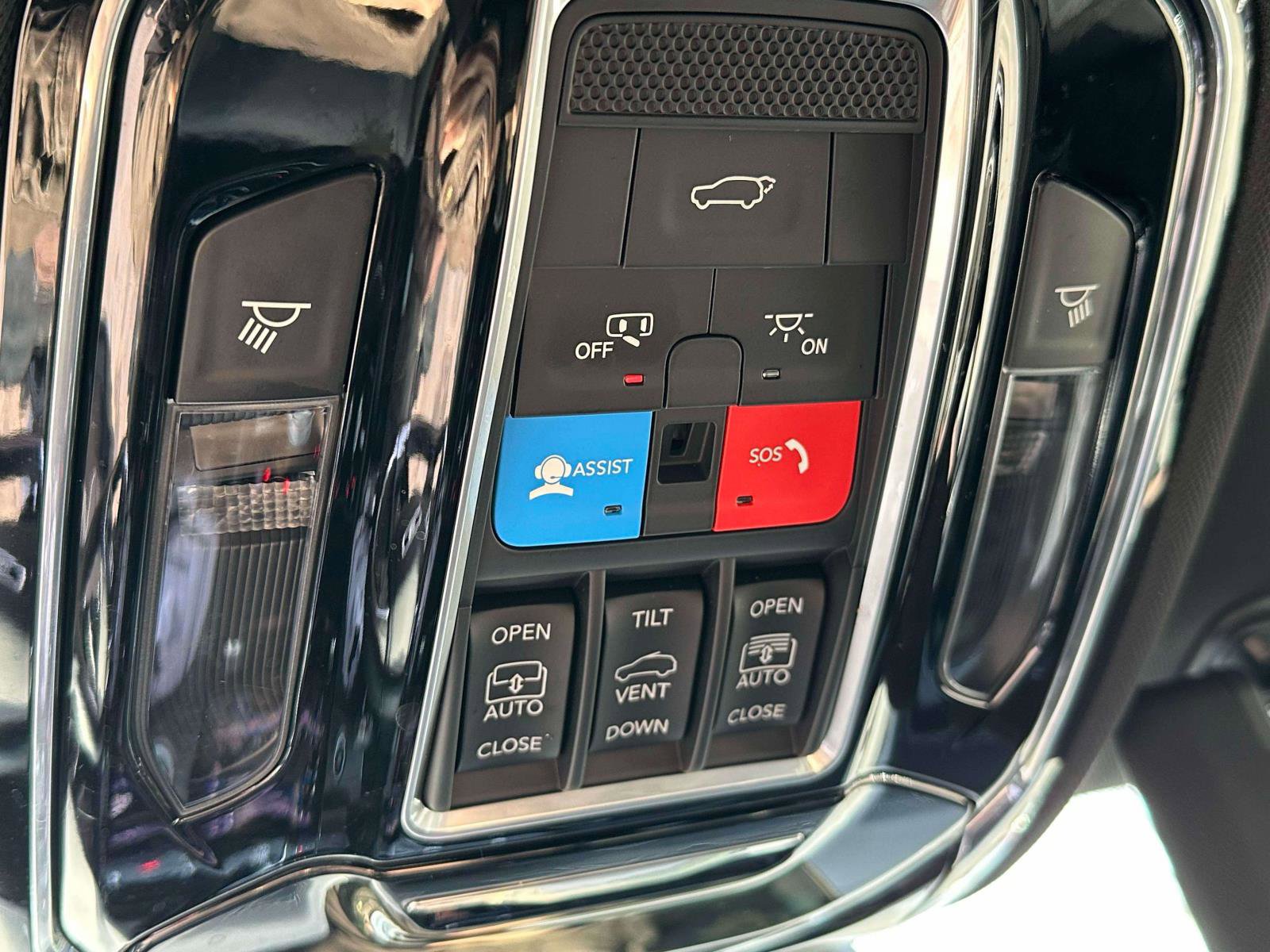 Used 2022 Jeep Grand Cherokee Overland w/ Luxury Tech Group IV image 29