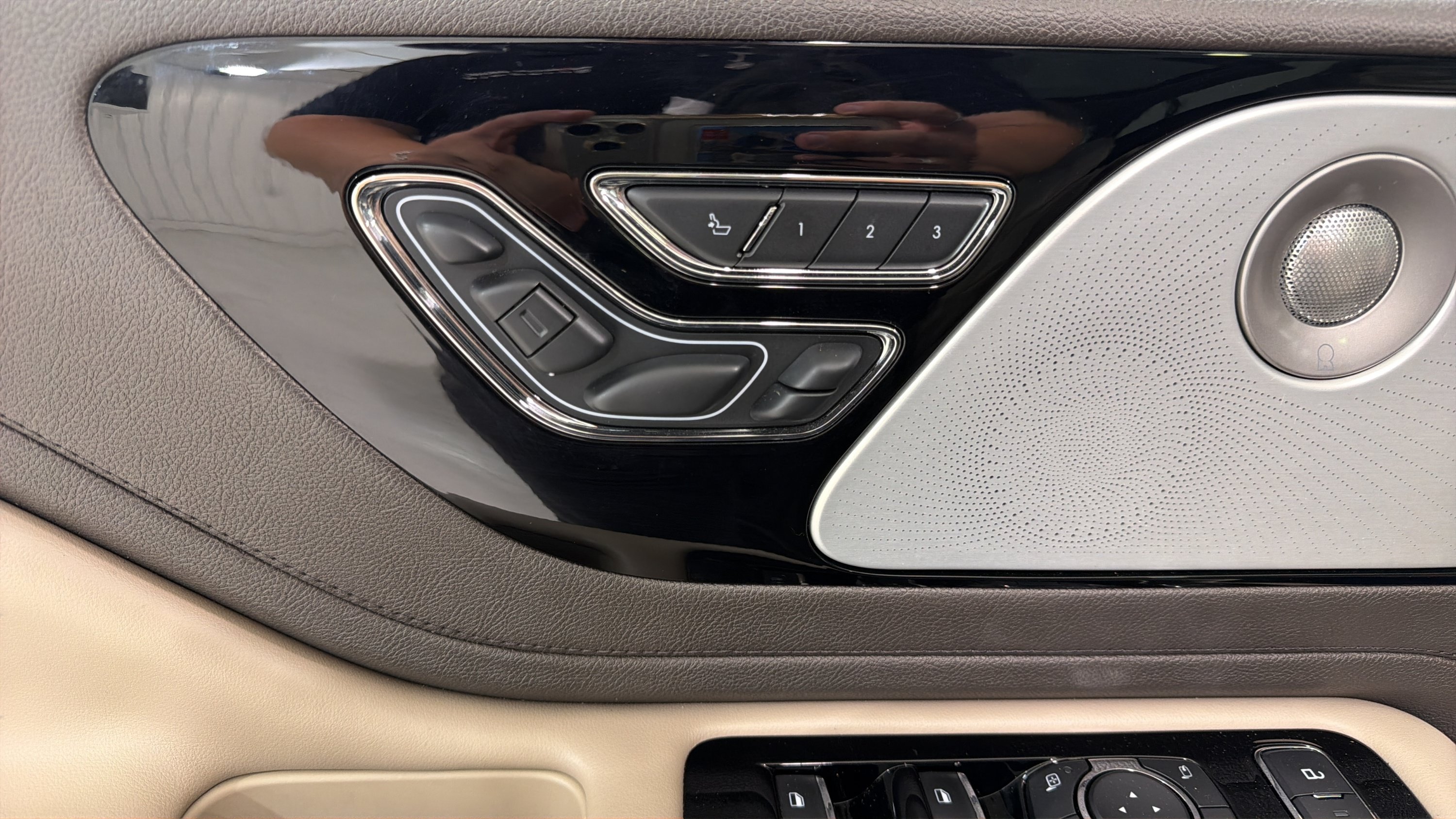 Used 2020 Lincoln Aviator Reserve w/ Equipment Group 202A AWD/4WD image 10