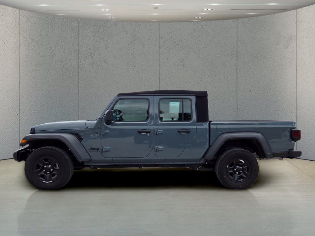 Used 2024 Jeep Gladiator Sport AWD/4WD image 9