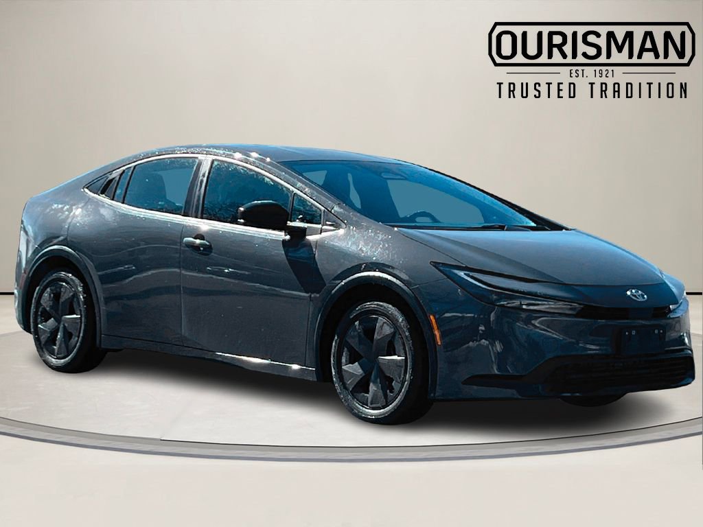 Used 2024 Toyota Prius LE image 1