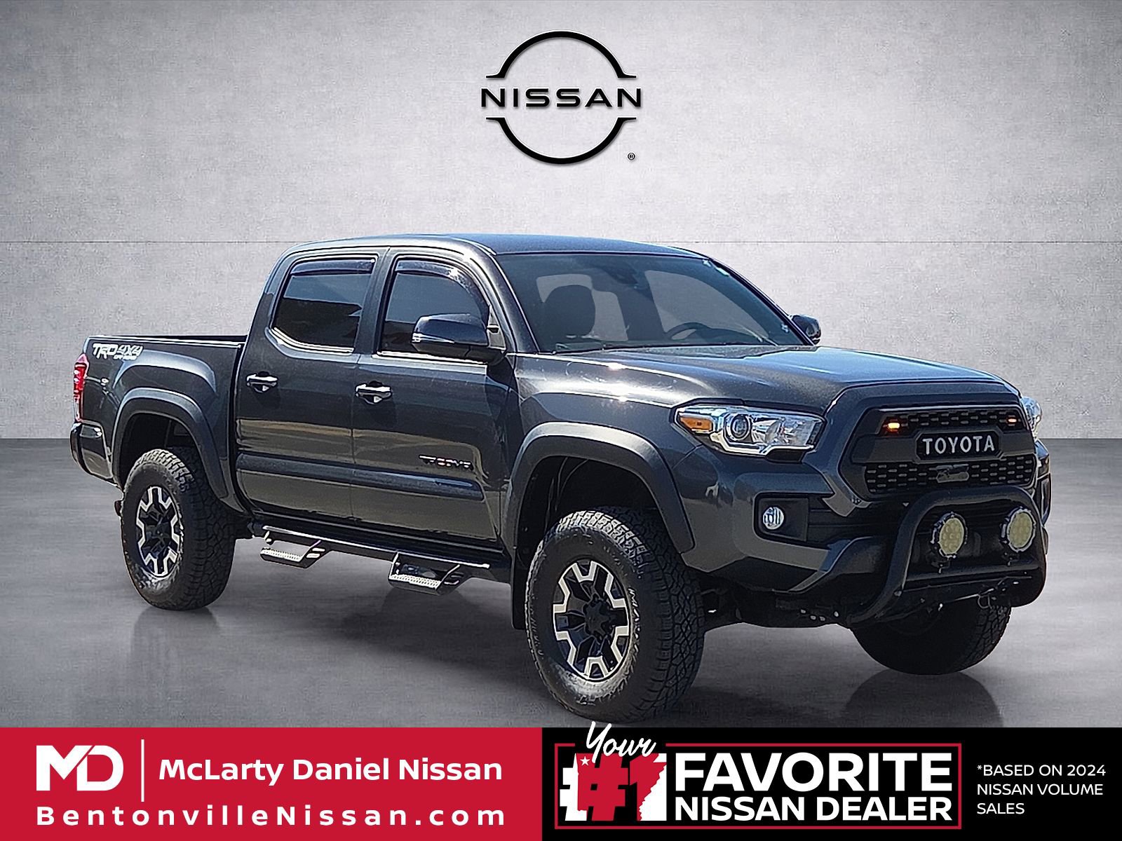 Used 2018 Toyota Tacoma TRD Off-Road w/ Technology Package image 1