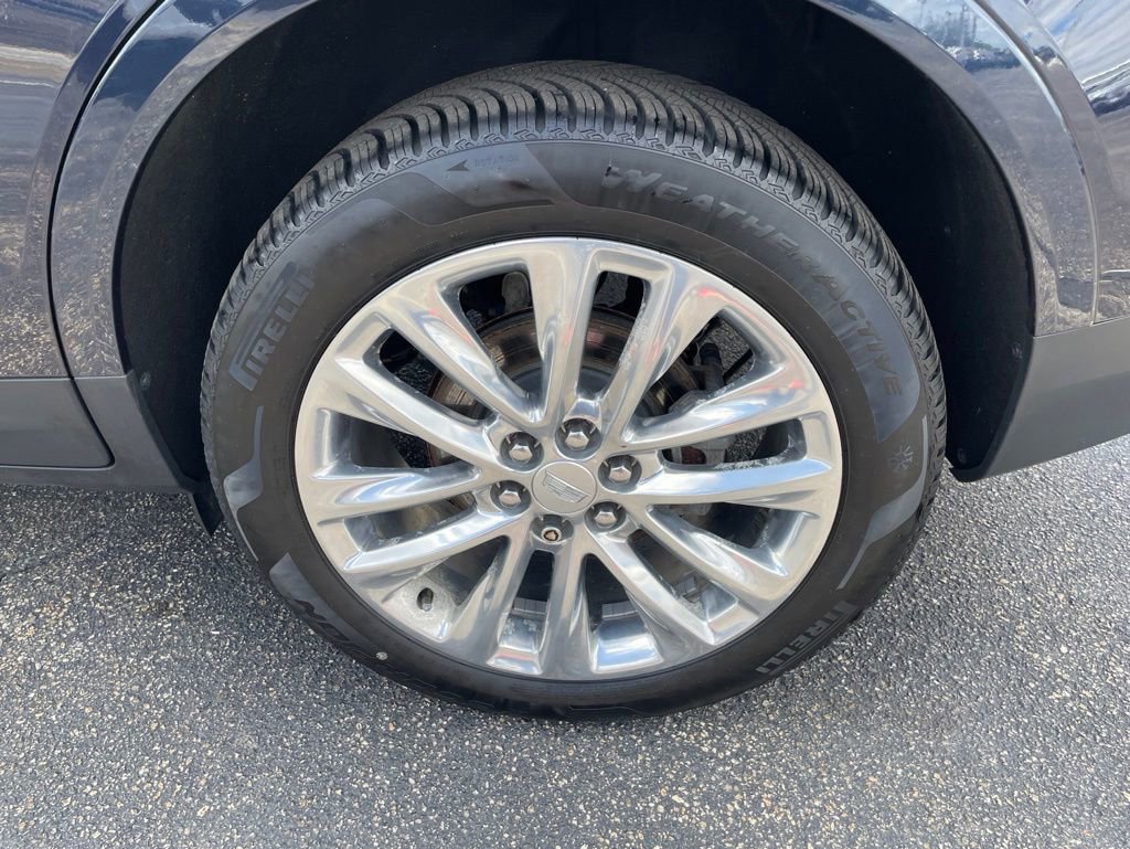 Used 2017 Cadillac XT5 Platinum AWD/4WD image 4
