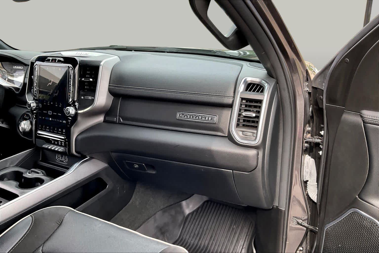 Used 2024 RAM 1500 Laramie AWD/4WD image 18