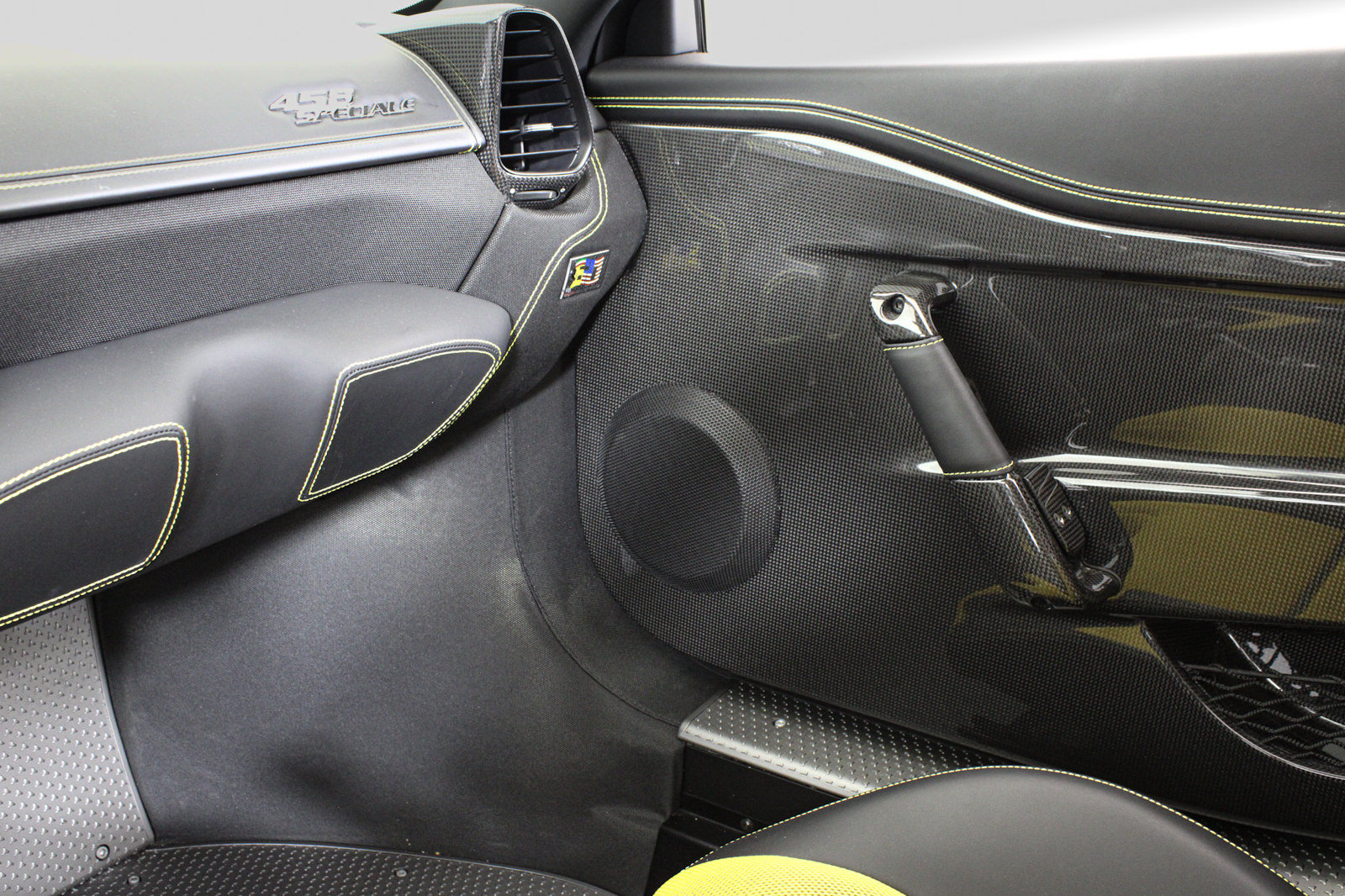 Used 2015 Ferrari 458 Speciale Coupe RWD image 40