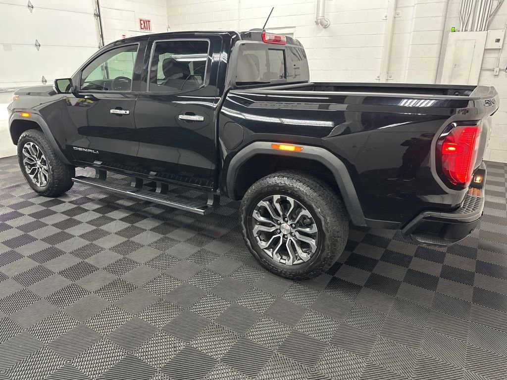Used 2024 GMC Canyon Denali AWD/4WD image 6