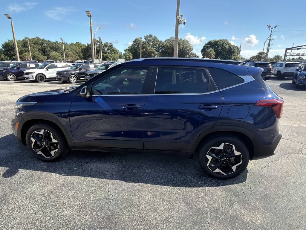 Certified 2025 Kia Seltos EX w/ EX Sunroof Package FWD image 8